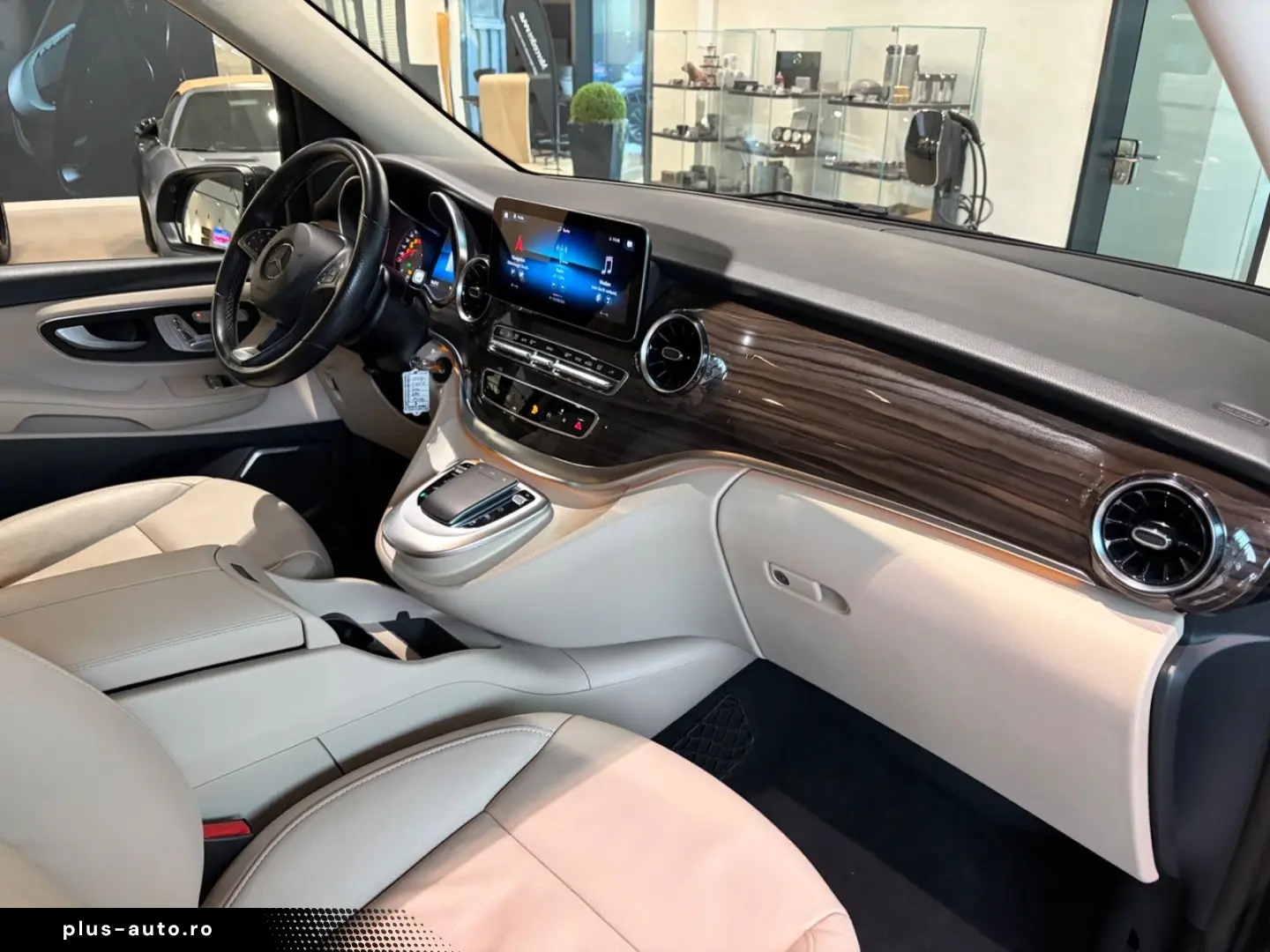 MERCEDES-BENZ V 300 d EDITION LED AHK 360 TISCH 6 SI&hellip;