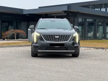 CADILLAC XT4 350T AWD Premium Luxury mit Head-Up-Display