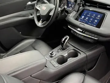 CADILLAC XT4 350T AWD Premium Luxury mit Head-Up-Display