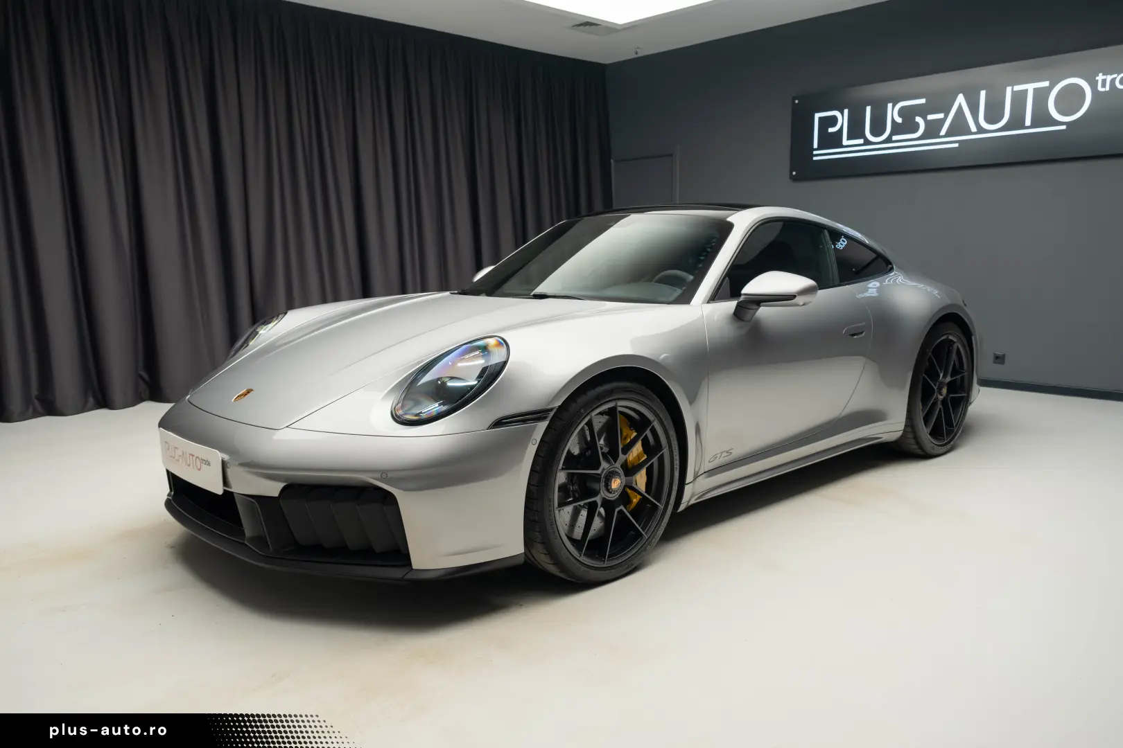 PORSCHE 911 992 CARRERA 4 GTS