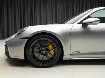 PORSCHE 911 992 CARRERA 4 GTS