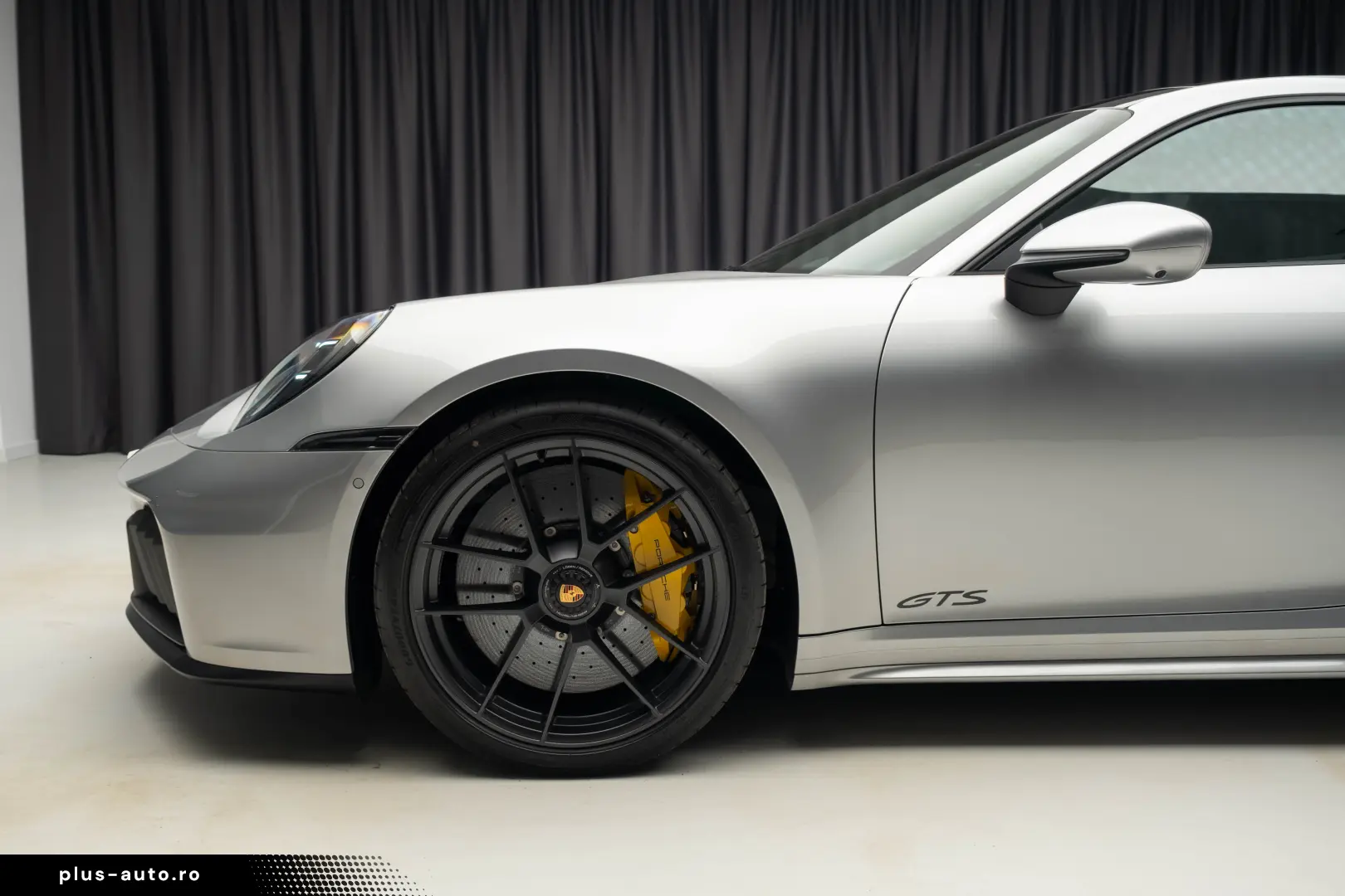 PORSCHE 911 992 CARRERA 4 GTS