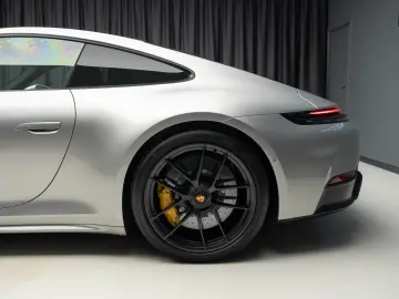 PORSCHE 911 992 CARRERA 4 GTS