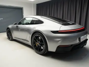 PORSCHE 911 992 CARRERA 4 GTS