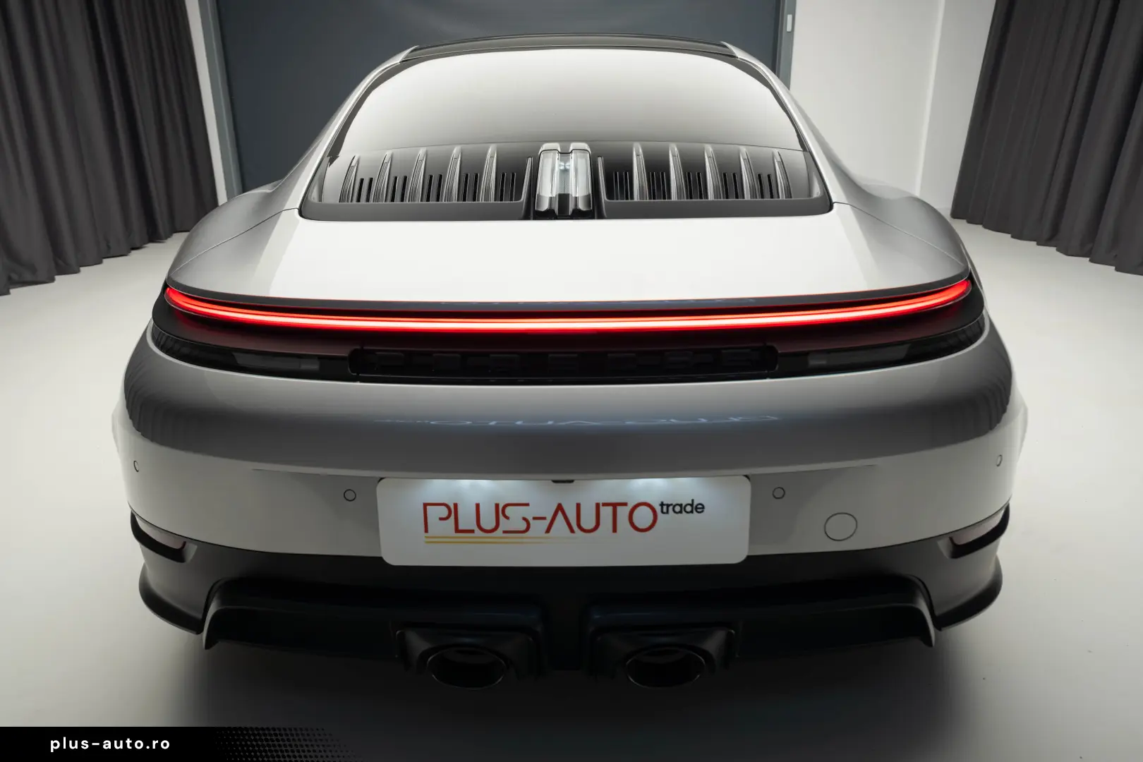 PORSCHE 911 992 CARRERA 4 GTS