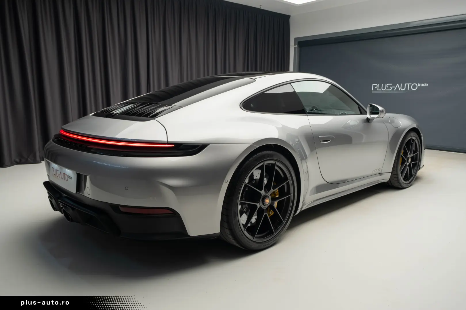 PORSCHE 911 992 CARRERA 4 GTS