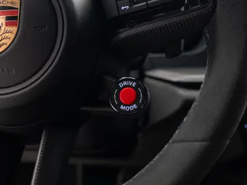 PORSCHE 911 992 CARRERA 4 GTS