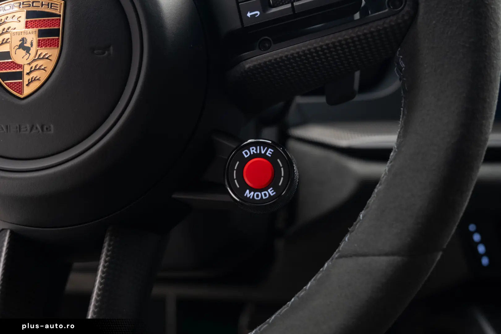 PORSCHE 911 992 CARRERA 4 GTS