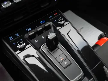 PORSCHE 911 992 CARRERA 4 GTS