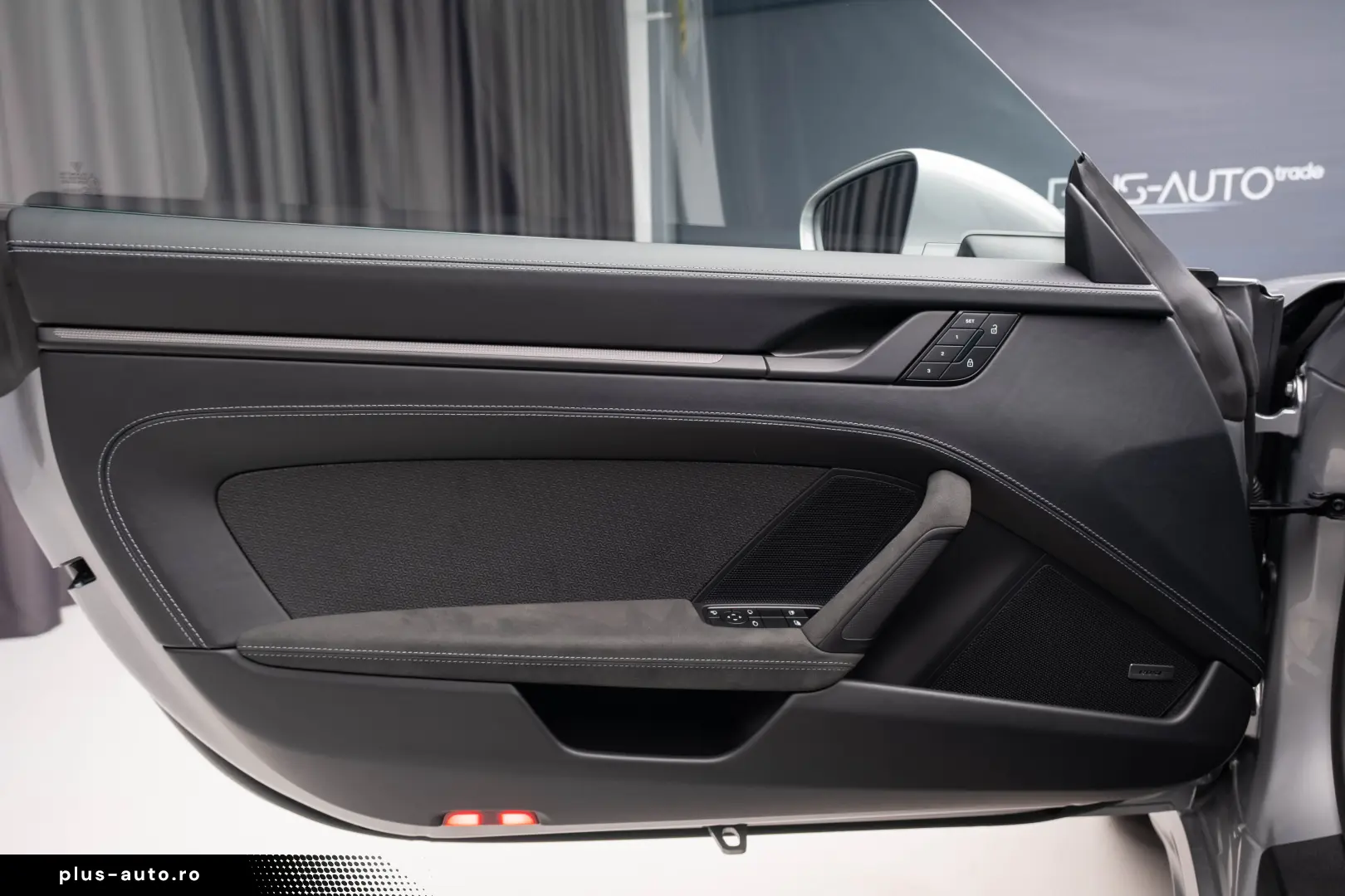 PORSCHE 911 992 CARRERA 4 GTS