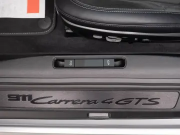 PORSCHE 911 992 CARRERA 4 GTS