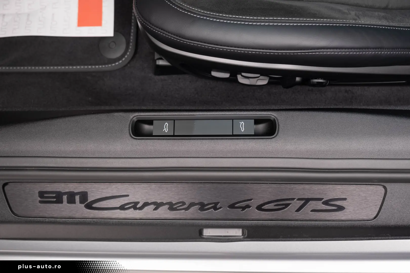 PORSCHE 911 992 CARRERA 4 GTS