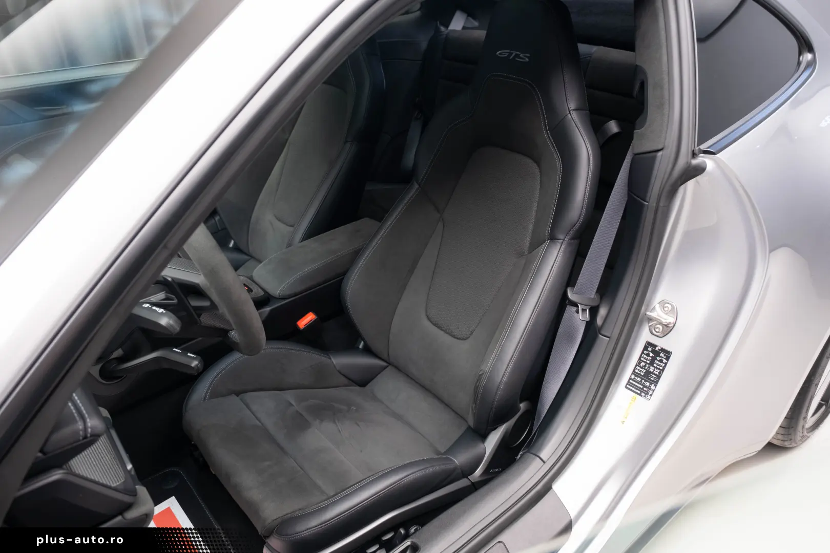 PORSCHE 911 992 CARRERA 4 GTS