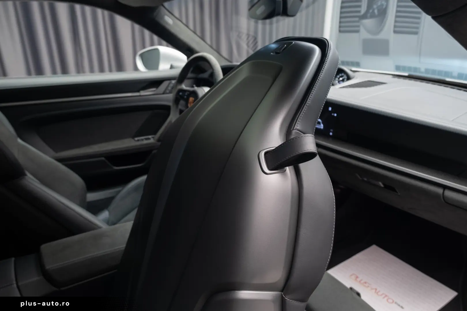 PORSCHE 911 992 CARRERA 4 GTS