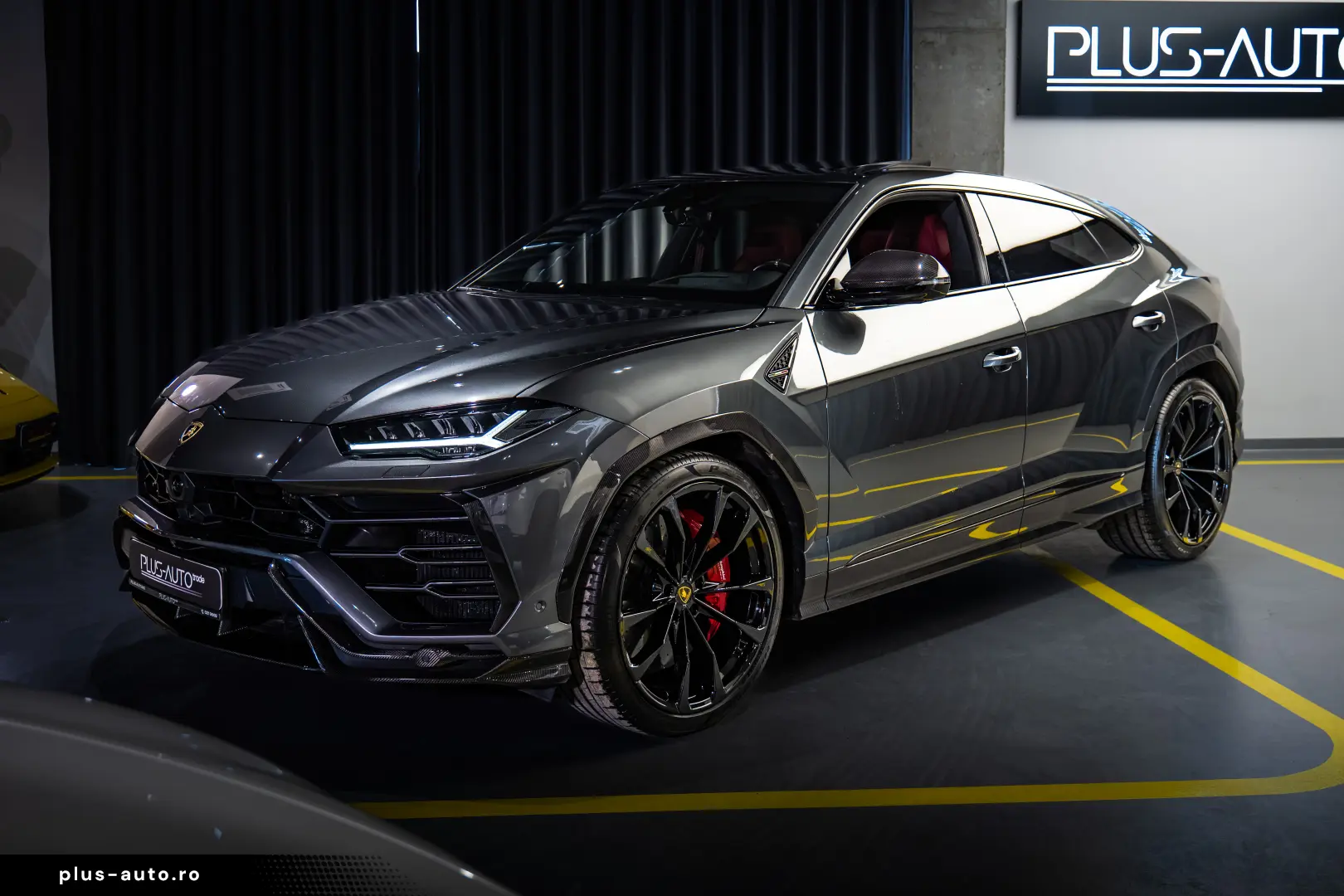 Lamborghini Urus 4.0 V8 650cp 2020 full PPF Carbon Fiber