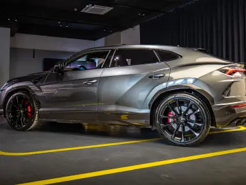 Lamborghini Urus 4.0 V8 650cp 2020 full PPF Carbon Fiber