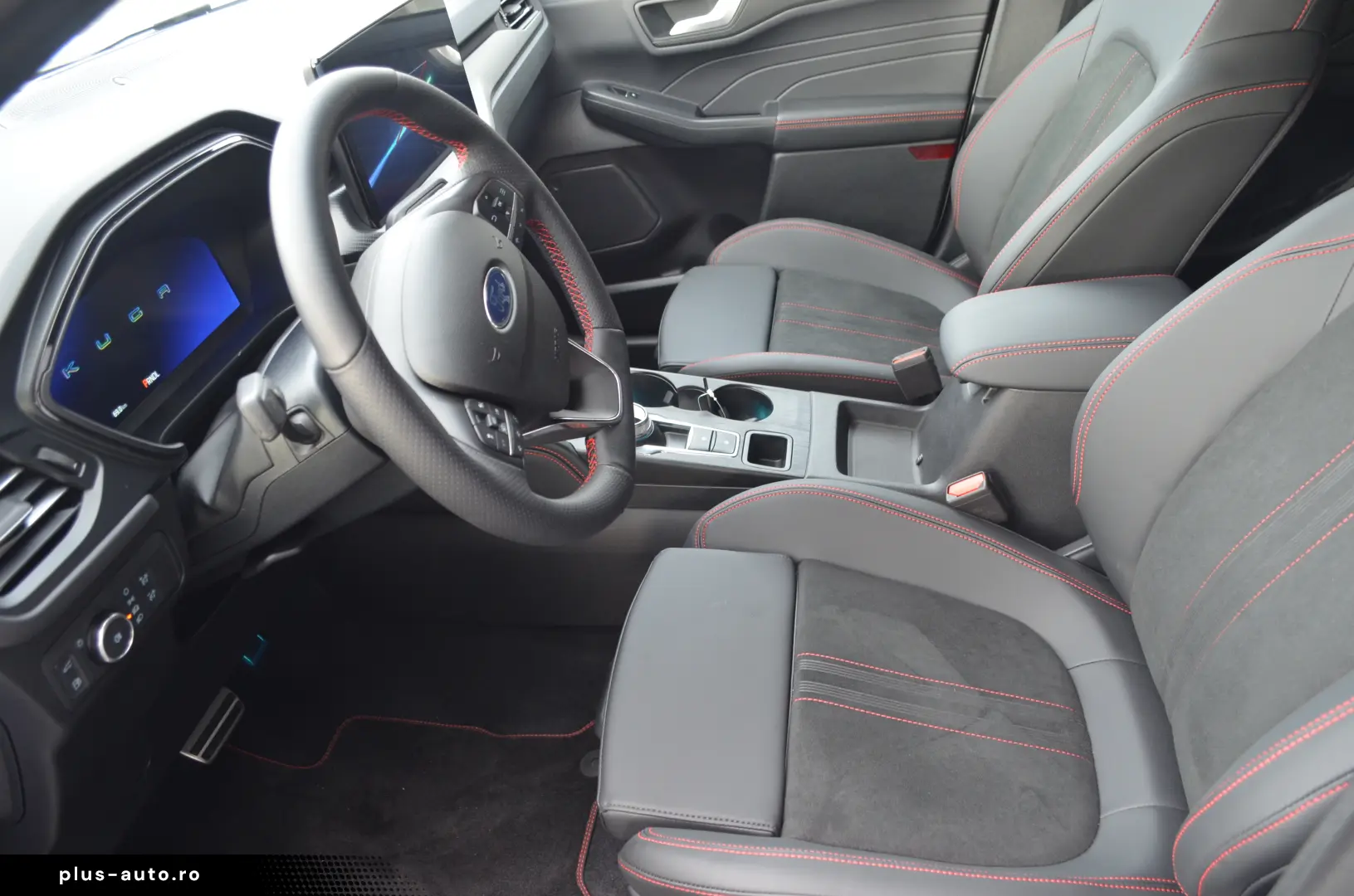 Ford Kuga ST-Line X 2.5L PHEV 243 CP AT