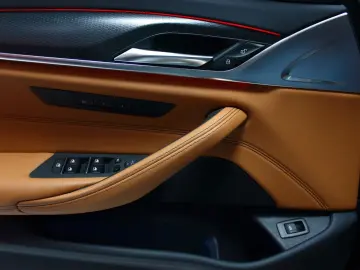 BMW 540dA xDrive LIMO M-SPORT~DEUTSCH UNFALLFREI S-D