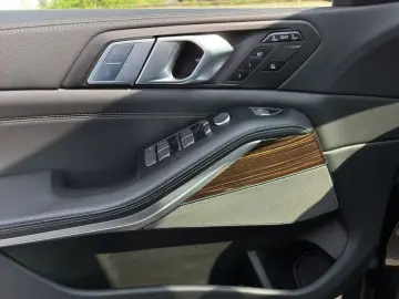 BMW X7 xDrive30d LED NAVI HUD PANO MEMORY H K 20