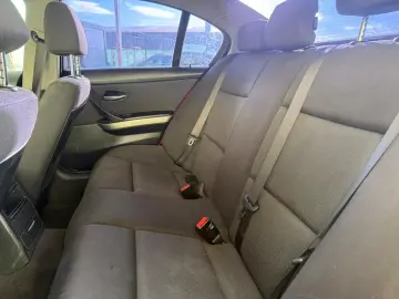 BMW SERIA 3 AUTOMAT 2.0 TDI – TRANSPORT GRATUIT