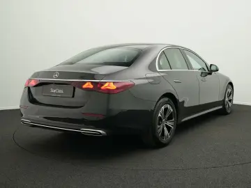 MERCEDES-BENZ E 220 d Avantgarde Digital AHK Airmatic