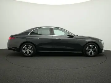 MERCEDES-BENZ E 220 d Avantgarde Digital AHK Airmatic