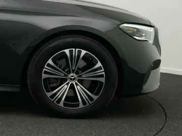 MERCEDES-BENZ E 220 d Avantgarde Digital AHK Airmatic