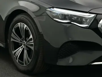 MERCEDES-BENZ E 220 d Avantgarde Digital AHK Airmatic