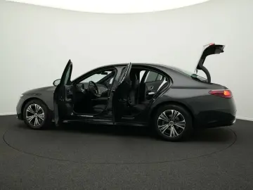 MERCEDES-BENZ E 220 d Avantgarde Digital AHK Airmatic