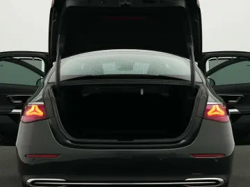 MERCEDES-BENZ E 220 d Avantgarde Digital AHK Airmatic