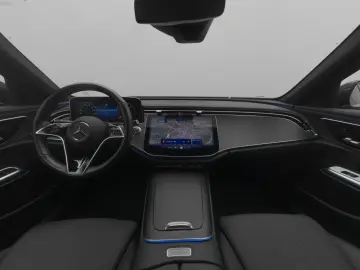 MERCEDES-BENZ E 220 d Avantgarde Digital AHK Airmatic