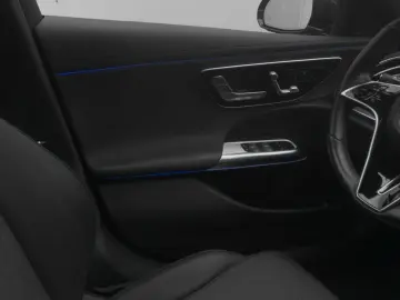 MERCEDES-BENZ E 220 d Avantgarde Digital AHK Airmatic