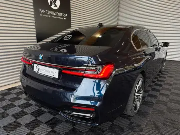 BMW 730L d xDrive LASER 360  SKY LOUNGE MASSAGE H&K