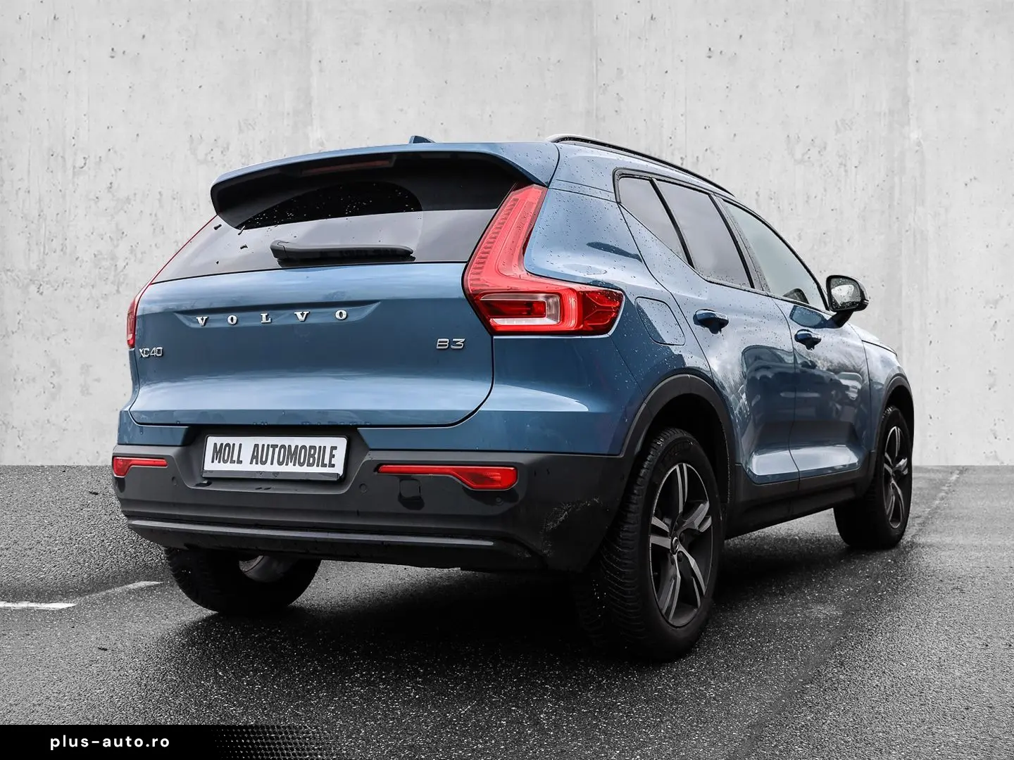 VOLVO XC40 Plus Dark 2WD B3 ACC BLISS H&K