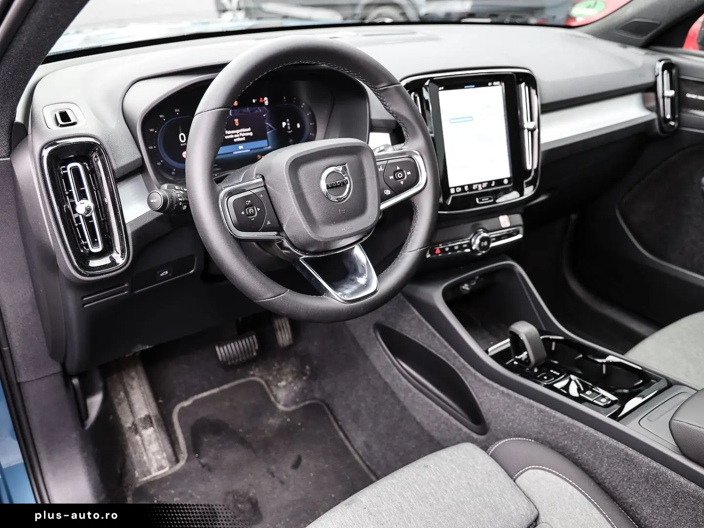 VOLVO XC40 Plus Dark 2WD B3 ACC BLISS H&K