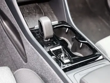 VOLVO XC40 Plus Dark 2WD B3 ACC BLISS H&K