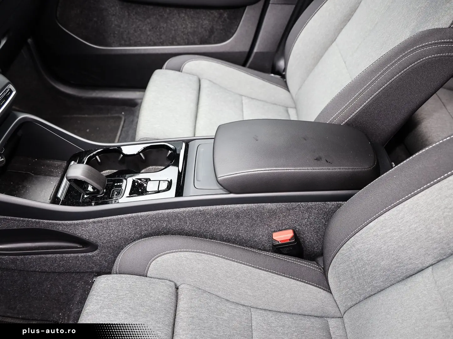 VOLVO XC40 Plus Dark 2WD B3 ACC BLISS H&K