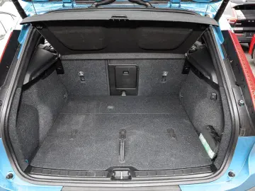 VOLVO XC40 Plus Dark 2WD B3 ACC BLISS H&K