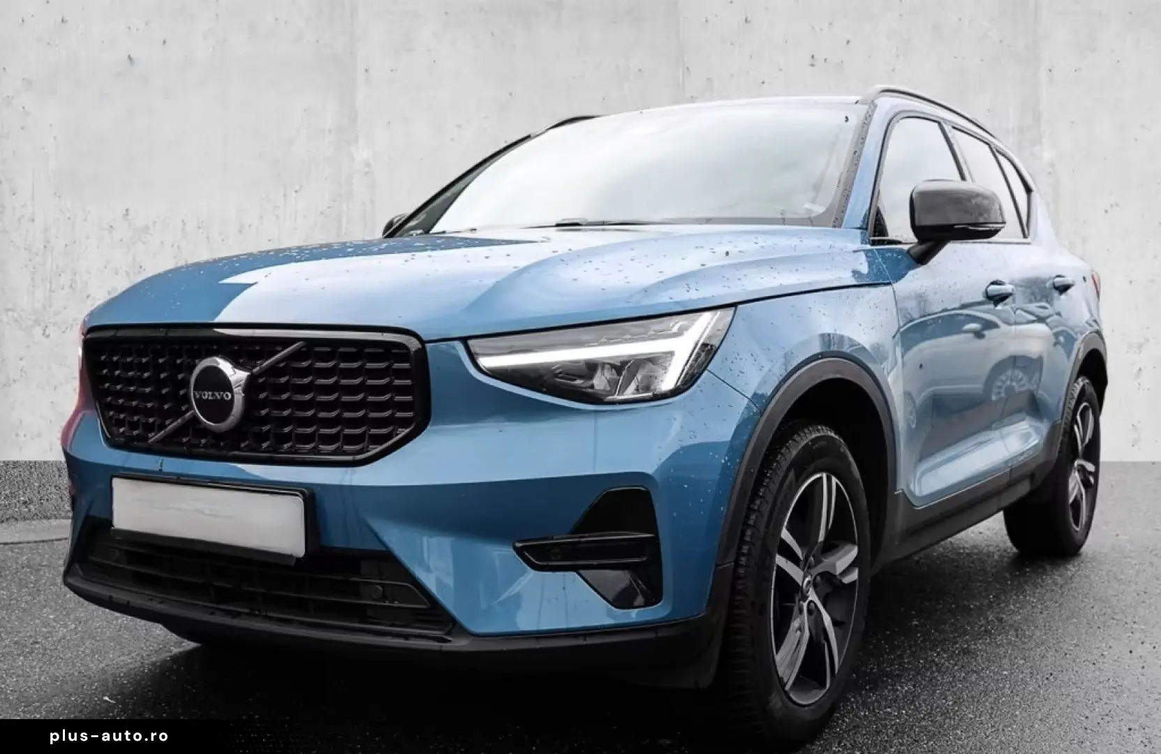 VOLVO XC40 Plus Dark 2WD B3 ACC BLISS H&K