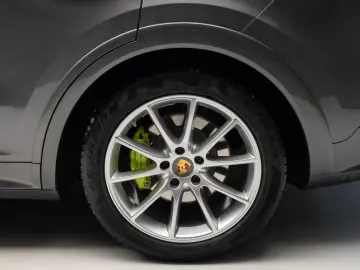 PORSCHE CAYENNE E-HYBRID