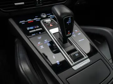 PORSCHE CAYENNE E-HYBRID