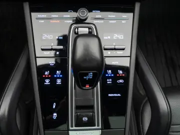 PORSCHE CAYENNE E-HYBRID