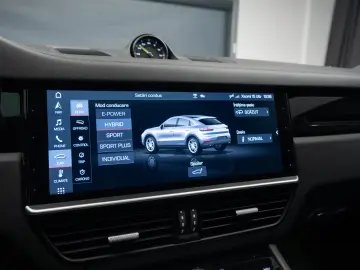 PORSCHE CAYENNE E-HYBRID