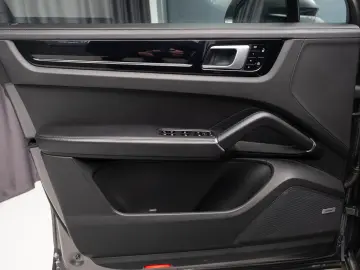 PORSCHE CAYENNE E-HYBRID