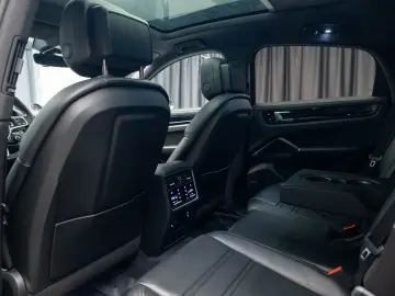 PORSCHE CAYENNE E-HYBRID