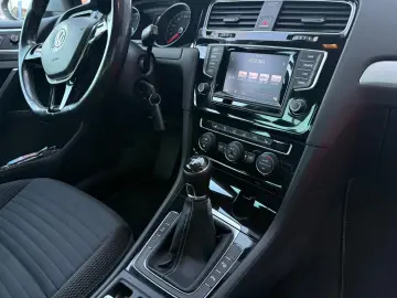VOLKSWAGEN GOLF 2015 – TRANSPORT GRATUIT