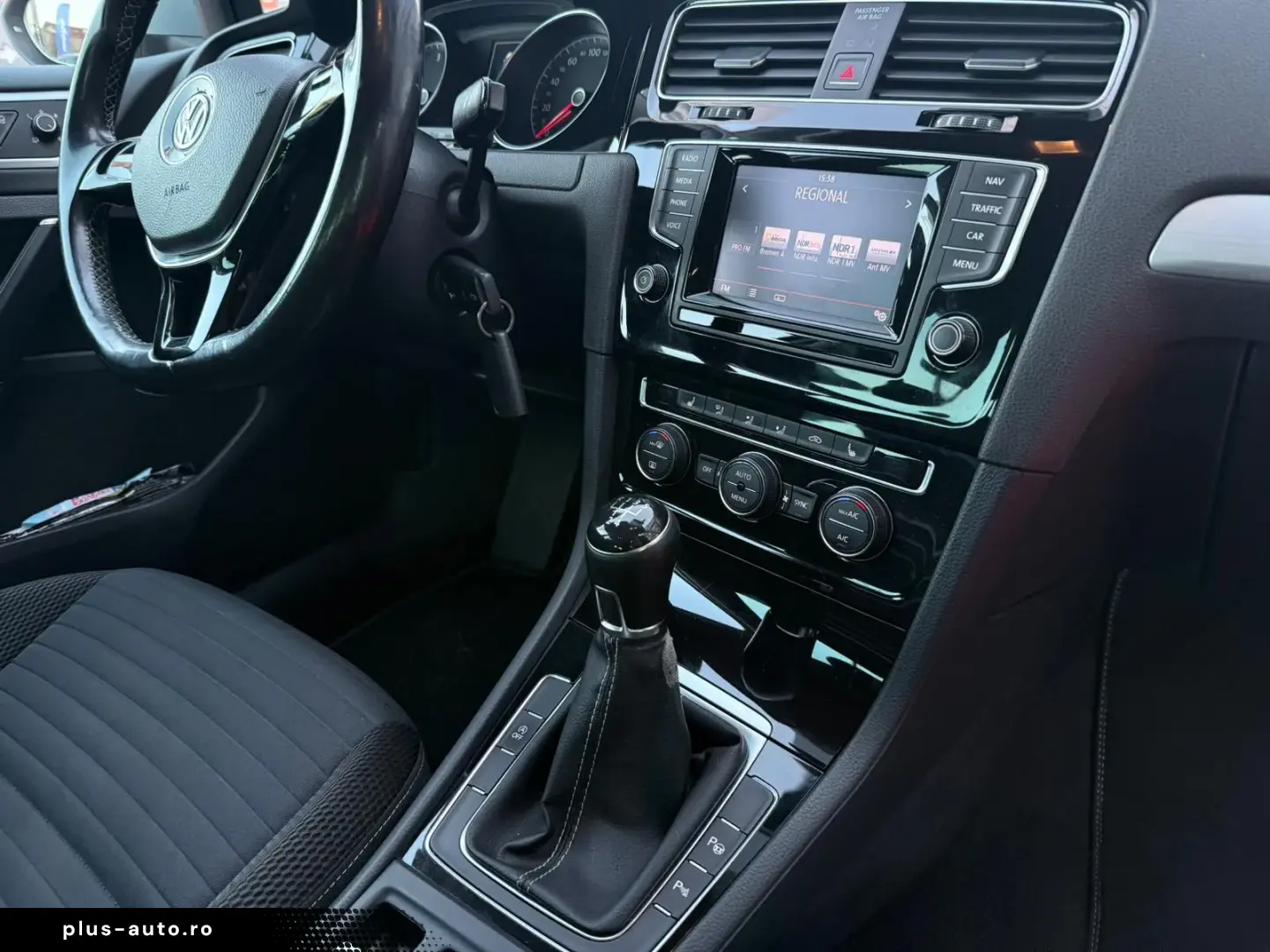 VOLKSWAGEN GOLF 2015 – TRANSPORT GRATUIT