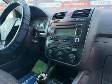 VOLKSWAGEN GOLF 5 MANUAL 1.4 MPI – TRANSPORT GRATUIT