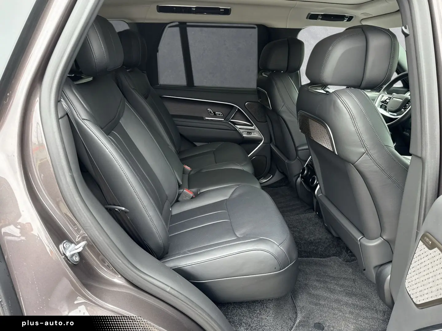 LAND ROVER Range Rover P460e Autobiography