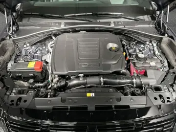 LAND ROVER Range Rover Velar P400e Dynamic SE